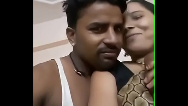 Tekan-tekan Tante Desi, Toket Montoknya Bikin Makin Liar.