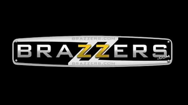 Tonton Bintang Porno Brazzers, Toket Gede Bikin Ngaceng Abis!