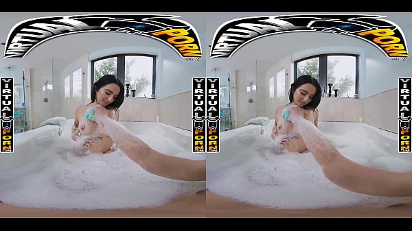 Virtual Porn – Kiana Kumani Basah Dan Liar Di Kamar Mandi, Berubah Jadi Aksi Ngentot Panas Dengan Kakak Tiri