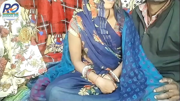 Ibu Desi Rasili Ngentot Seru Dengan Suara Hindi Pertama Yang Bikin Nagih, Claire Vaise Angkat Saree Lalu Colokin Jari Ke Memeknya.