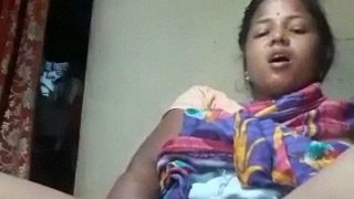 Desi Odia Bhabhi Colmek Pakai Sayur, Muncrat Sampai Basah Kuyup
