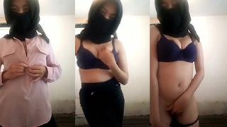 Jilbab Lepas, Kosong Sepi, Badan Basah Keringat Nikmat.