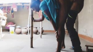 Video Lokal Pria Ngewe Istri Sambil Berdiri, Gaya Hot Bikin Makin Basah.