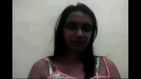 Ibu Rumah Tangga Hyderabadi Yang Polos, Kini Bugil Total Di Depan Kamera – Hari Pertama Yang Bikin Nafsu.