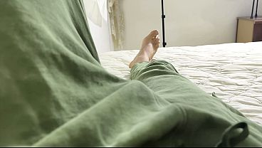 فتاة مساج تنيك وتتناك مع زبون وصاحبه في شقة مفروشة سكس جماعي عربي ساخن كس مبلل وصوت واضح