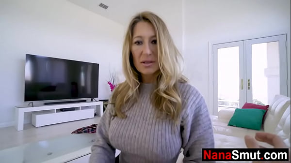Nenek Tiri Horny Minta Digenjot Sama Cucu Tiri.